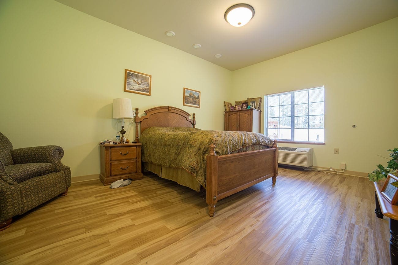 The Village at Skyline Pines memory care room